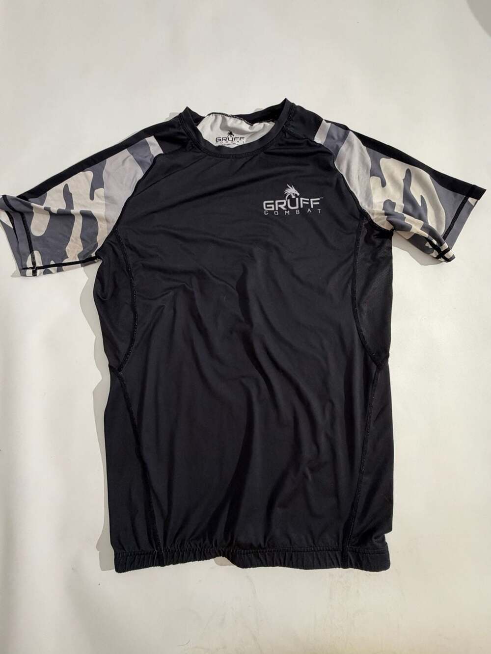 Gruff Combat MMA BJJ Rash Guard Camo Sleeves Compression Shirt Mens L